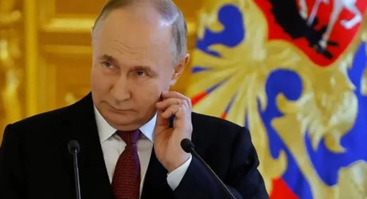 Putin se disculpa con Azerbaiyán por caída de avión comercial