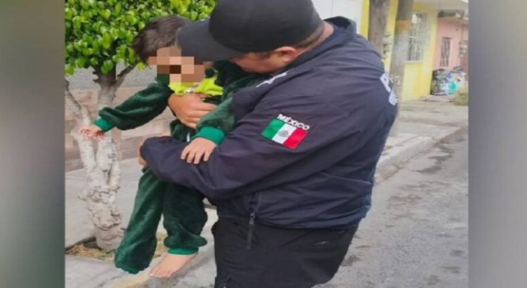 Policías de Nezahualcóyotl rescatan a bebé de morir asfixiado