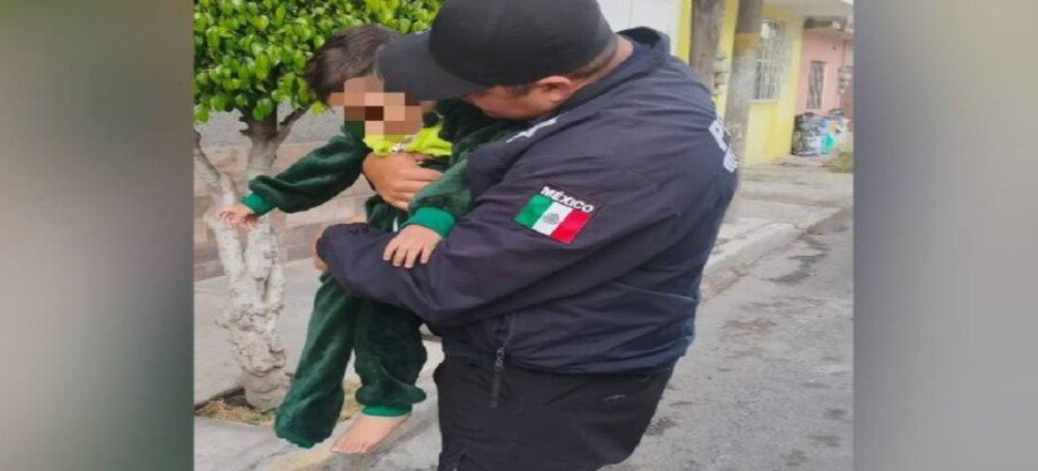 Policías de Nezahualcóyotl rescatan a bebé de morir asfixiado