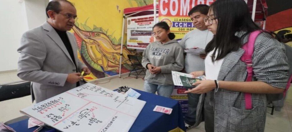 Expo Orienta Neza 2025 cuenta con simulador de examen de preparatoria del IPN