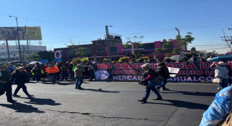 Locatarios de Neza acusan competencia desleal