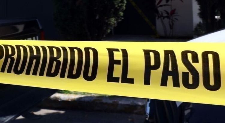 Victiman a 2 personas dentro de miscelánea en Neza