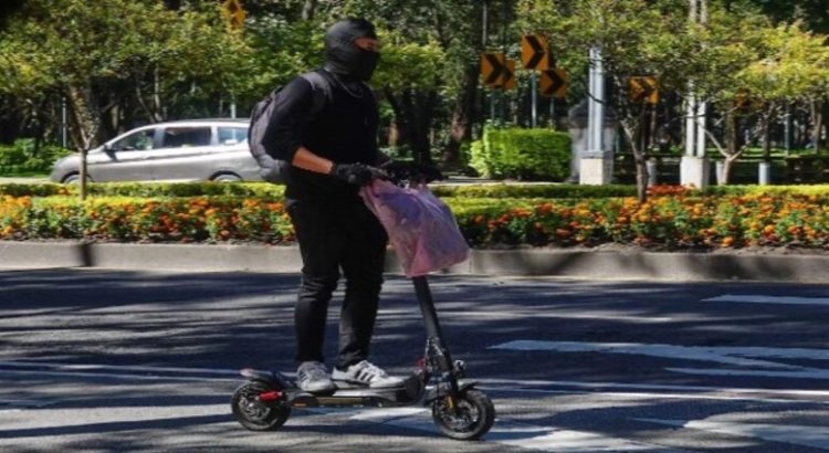 Multarán hasta con 6,788 pesos a usuarios de scooters y bicicletas eléctricas en Neza