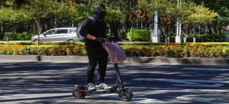 Multarán hasta con 6,788 pesos a usuarios de scooters y bicicletas eléctricas en Neza