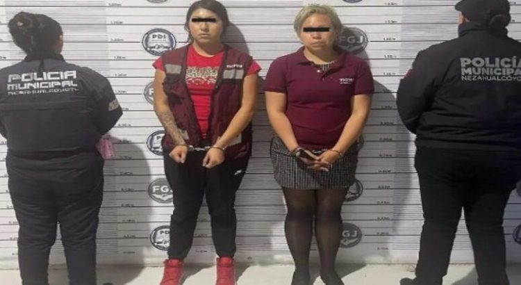 Detienen a presuntas estafadoras de adultos mayores en Neza