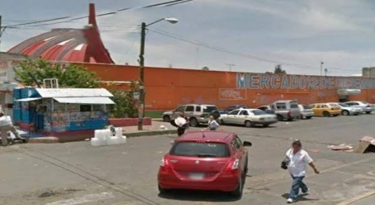 Locatarios de mercados denuncian acumulación de basura en Neza