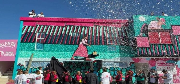 Inauguran el primer mural “Mujer Migrante” de Rendichicas en Tijuana