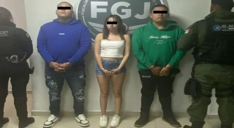 Detienen a presuntos implicados de balacera en bar de Neza