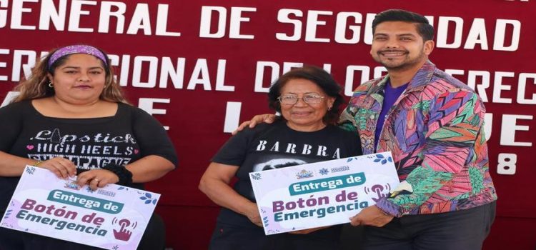 Gobierno de Neza entrega botones de emergencia a mujeres constructoras de paz