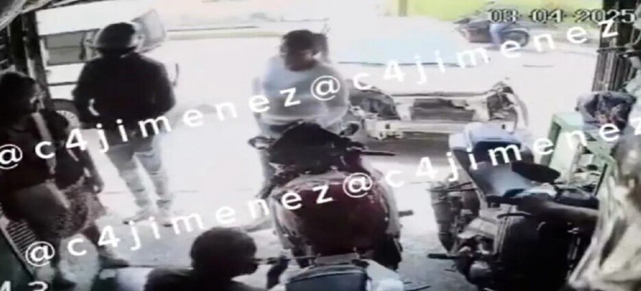 'Moto-ladrones' roban 75,000 pesos a mujeres en Neza