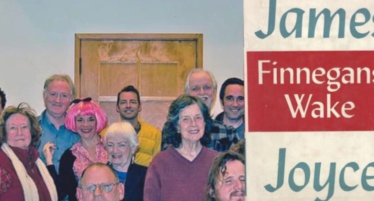 Club de lectura tardó 28 años en terminar libro de Joyce