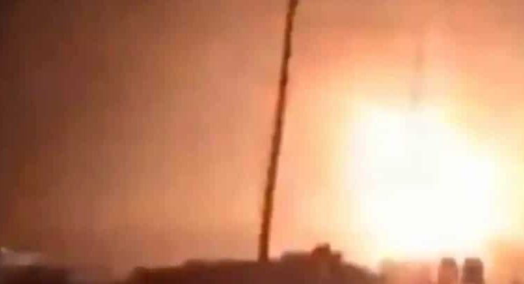 India ataca con misiles a Pakistán