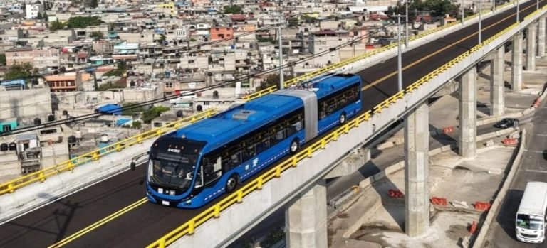 Presidenta Sheinbaum comenta tarifa para nuevo trolebús elevado Chalco-Constitución