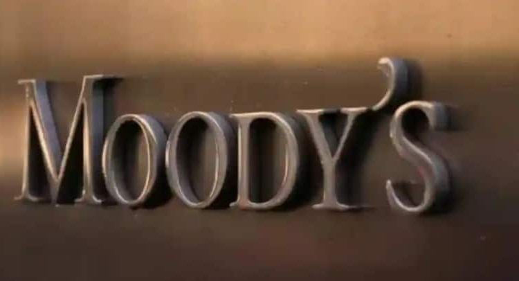 Baja Moody’s la calificación crediticia de Estados Unidos