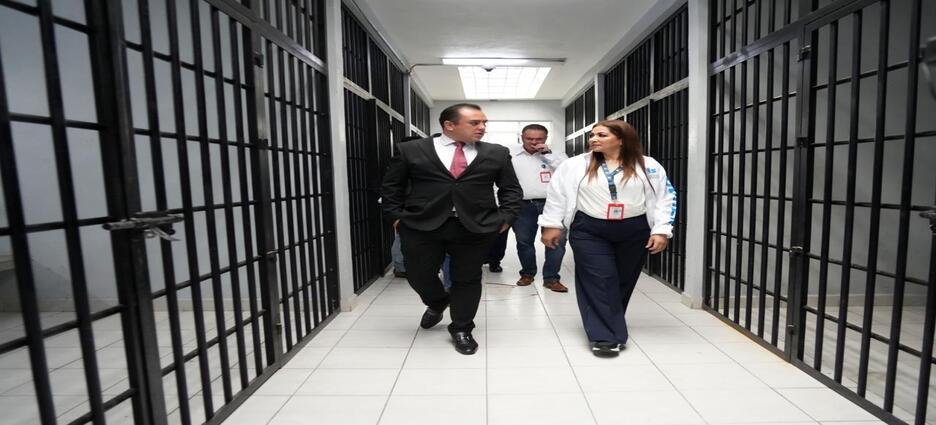 CODHEM supervisa juzgados cívicos y centro penitenciario en Neza