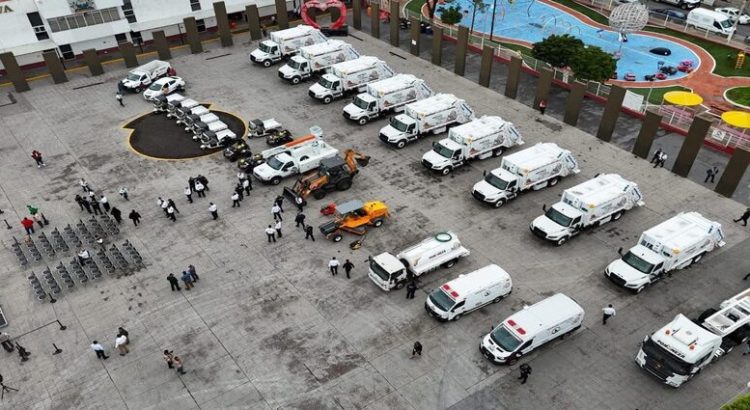 Neza recibe nuevos vehículos y equipos para fortalecer servicios públicos