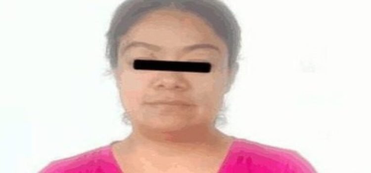 Detienen a mujer por presunta extorsión a repartidor en Neza