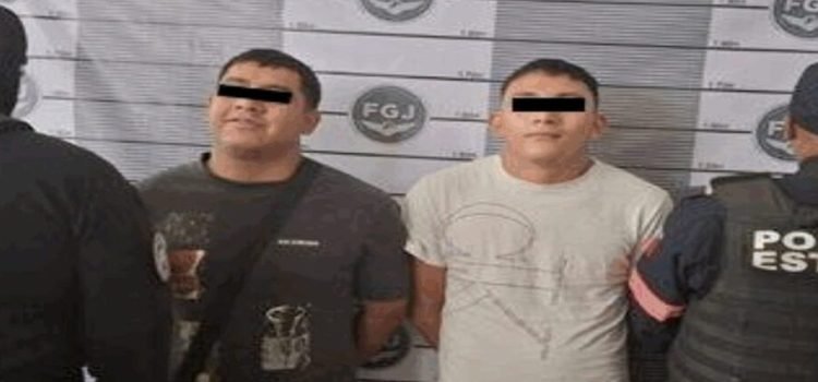 Detienen a 2 hombres con droga y arma de fuego en Nezahualcóyotl