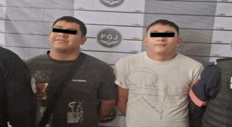 Detienen a 2 hombres con droga y arma de fuego en Nezahualcóyotl