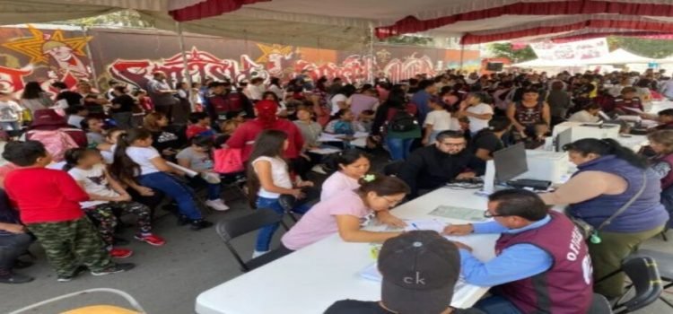 Organizan jornada con servicios de salud y trámites gratuitos por regreso a clases en Neza