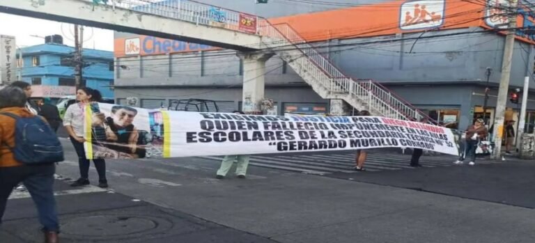 Realizan bloqueos para exigir justicia por muerte de adolescente en Neza
