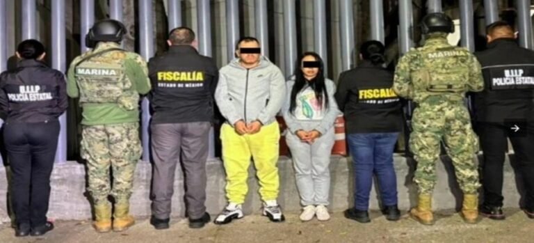 Detienen a 7 personas y aseguran droga durante cateos en Neza