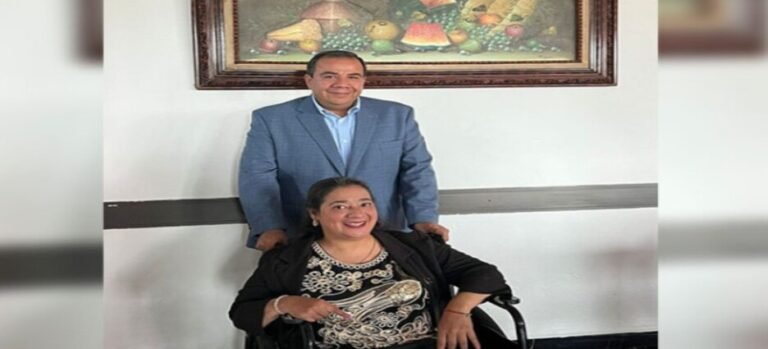 Becas universitarias al 100% para personas con discapacidad en Neza