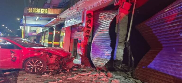 Choque por carreritas deja saldo de 2 jóvenes heridos en Neza