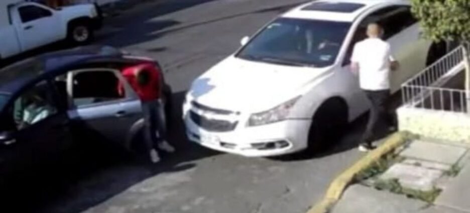 Se roban 2 autos al día en Neza