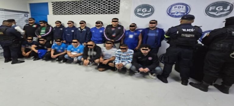 Detienen a 17 integrantes de barra futbolera por golpiza en Neza