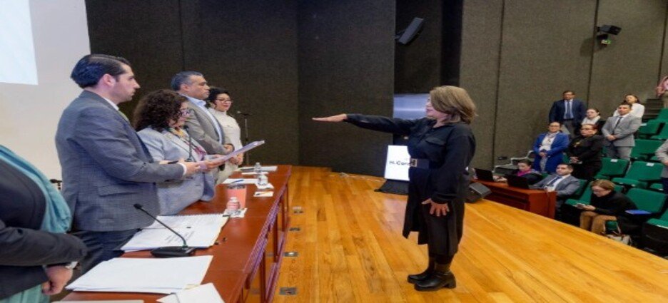 Toman protesta directores de Políticas, Planeación Urbana de la UAEMéx en Neza