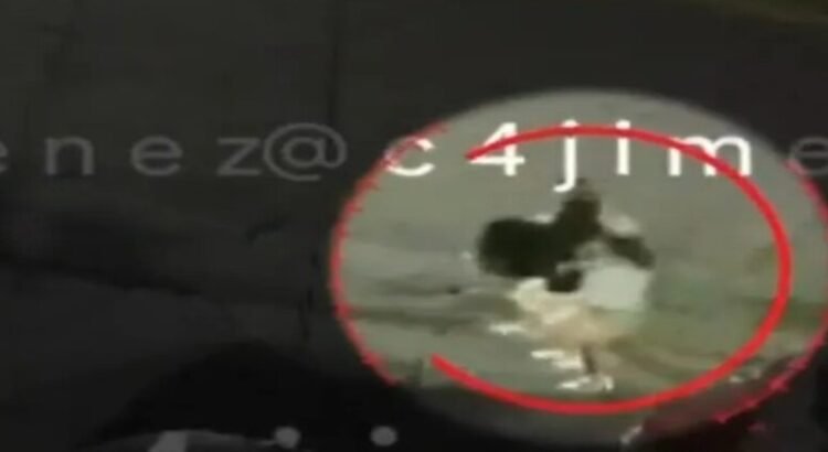 Mujer es golpeada en Neza; agresora la atacó por conversar con ex pareja