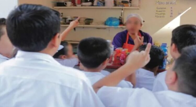 Existen 9,886 quejas por venta de comida chatarra en escuelas del Edomex Existen 9,886 quejas por venta de comida chatarra en escuelas del Edomex