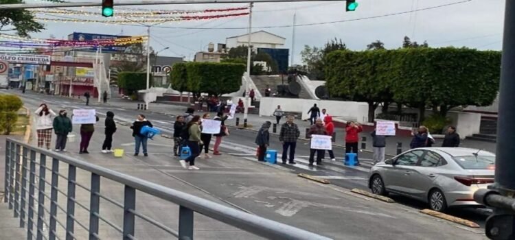 Habitantes de Nezahualcóyotl exigen respuesta a desabasto de agua potable Habitantes de Nezahualcóyotl exigen respuesta a desabasto de agua potable