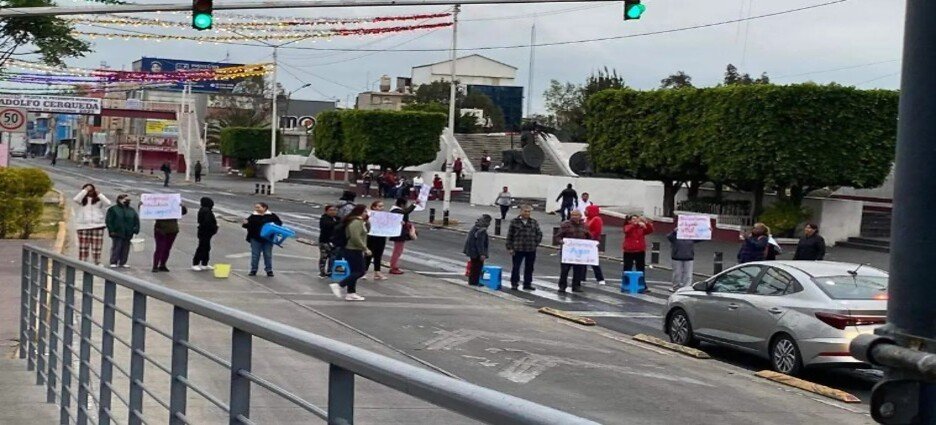 Habitantes de Nezahualcóyotl exigen respuesta a desabasto de agua potable