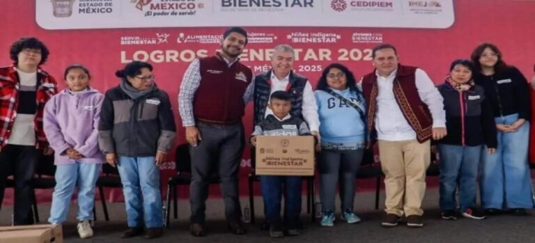 Entregan apoyos a mujeres y niños de Neza