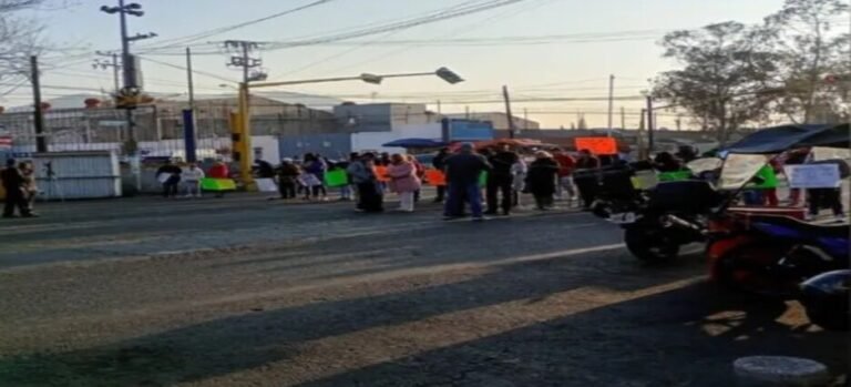 Falta de agua causa protestas y caos vial en Neza