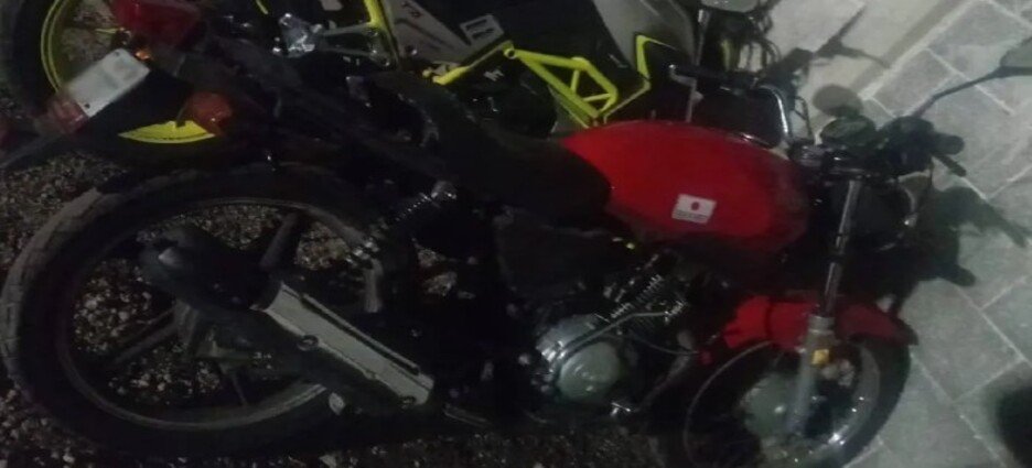 Frustran robo de motocicleta y detienen a 5 personas en Neza