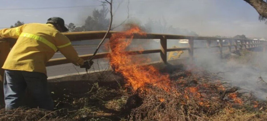 Incendio en Neza alcanza alcaldías de Cdmx en plena contingencia ambiental