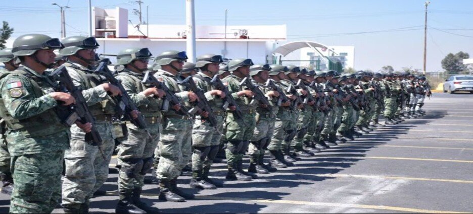 Gobierno de Neza reconoce labor de soldados