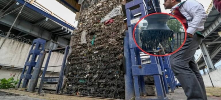 Retiran hasta 20 toneladas semanales del drenaje en Neza